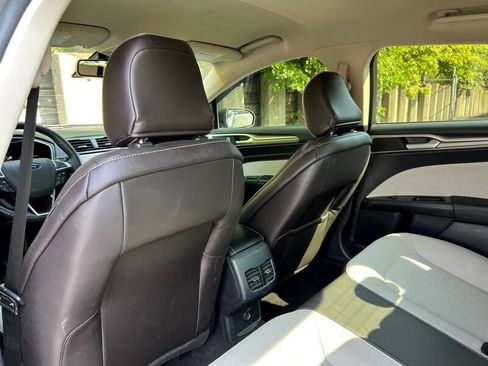 Used 2020 Ford Fusion SE w/ Equipment Group 151A image 25