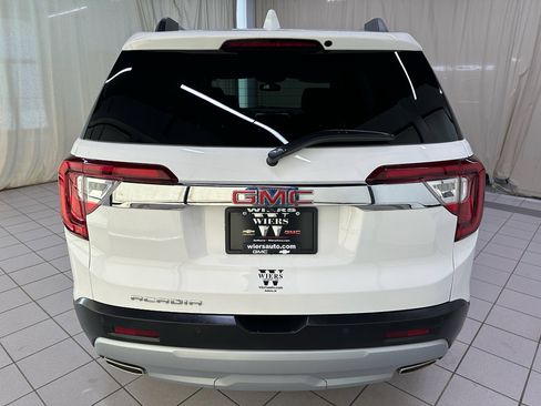 Certified 2023 GMC Acadia SLT w/ Preferred Package image 6