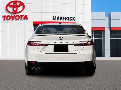 New 2026 Toyota Camry Hybrid FWD image 4