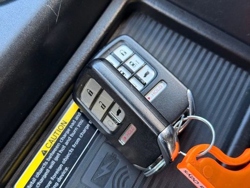 Used 2023 Honda Odyssey Elite image 37