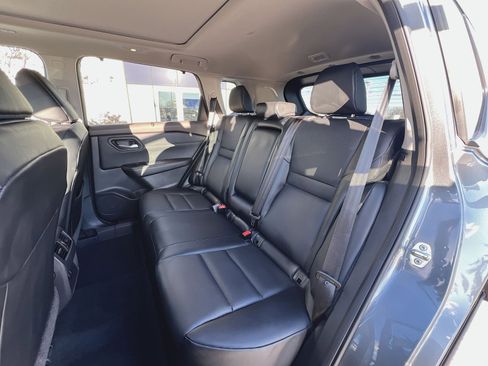 Used 2023 Nissan Rogue SV w/ SV Premium B Package image 25