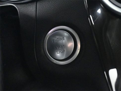 Used 2018 Mercedes-Benz GLC 43 AMG 4MATIC image 39