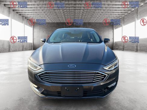 Used 2017 Ford Fusion SE w/ Equipment Group 202A AWD/4WD image 2