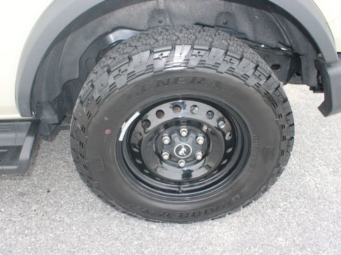 Used 2026 Ford Bronco Outer Banks AWD/4WD image 12