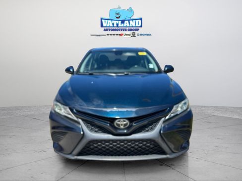 Used 2019 Toyota Camry SE FWD image 21