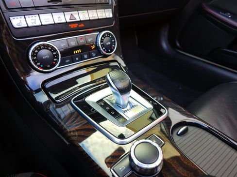 Used 2017 Mercedes-Benz SLC 43 AMG image 25