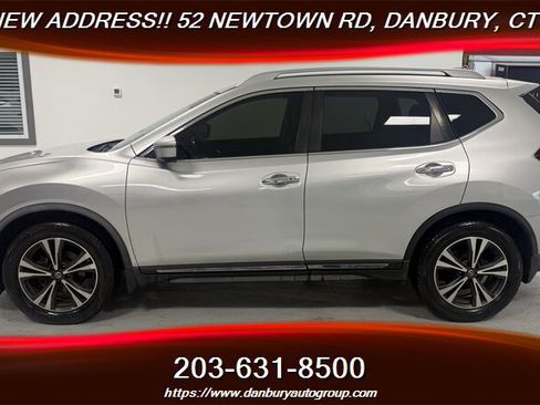 Used 2017 Nissan Rogue SL FWD image 2