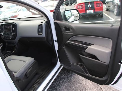 Used 2022 Chevrolet Colorado W/T w/ WT Convenience Package AWD/4WD image 27