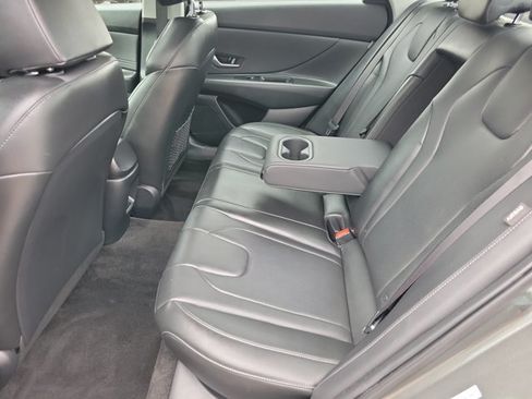 Used 2025 Hyundai Elantra Limited FWD image 10