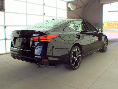 Used 2023 Nissan Altima 2.5 SR AWD/4WD image 6