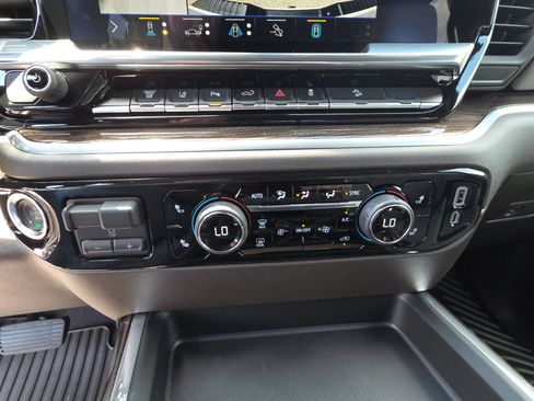 New 2026 Chevrolet Silverado 2500 LT w/ Z71 Chrome Sport Edition AWD/4WD image 24