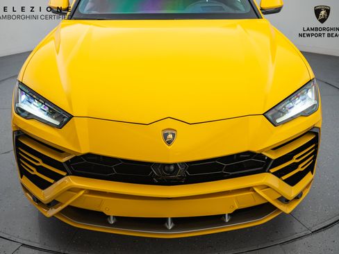 Used 2022 Lamborghini Urus image 9