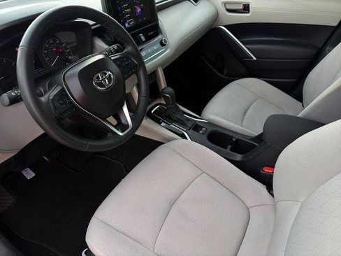 Certified 2025 Toyota Corolla Cross LE FWD image 11