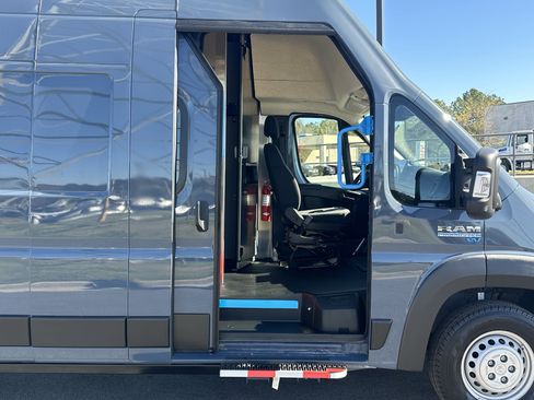 Used 2024 RAM ProMaster 3500 image 16