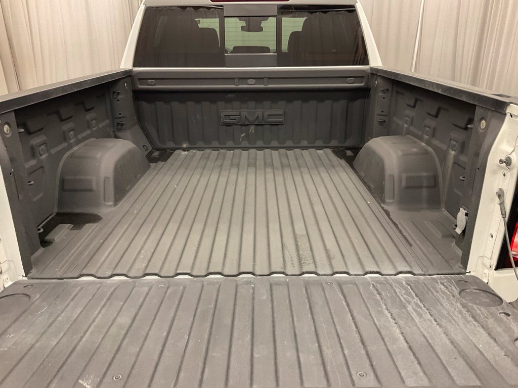 Used 2024 GMC Sierra 1500 SLE w/ Preferred Package AWD/4WD image 9