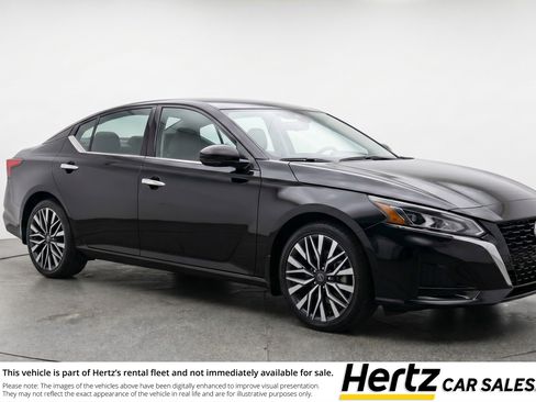Used 2025 Nissan Altima 2.5 SV FWD image 1