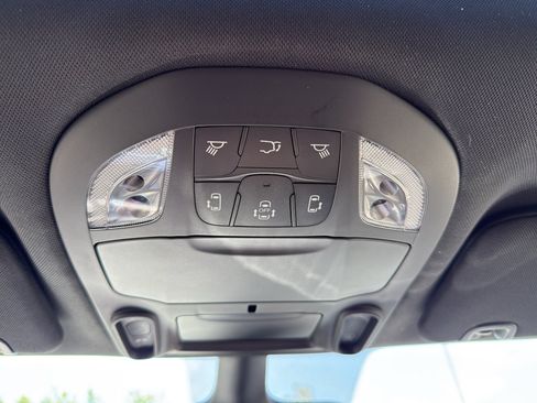 New 2027 Chrysler Pacifica Select AWD/4WD image 23