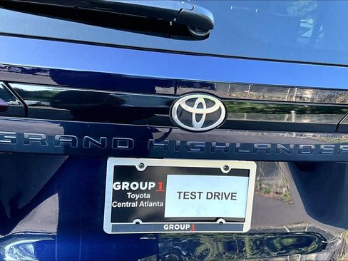 Used 2025 Toyota Grand Highlander FWD image 31