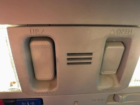 Used 2017 Subaru Outback 2.5i Premium image 41