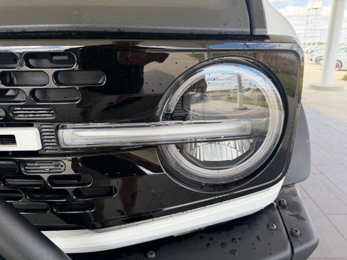 Used 2024 Ford Bronco Wildtrak image 17