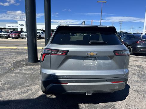 Used 2026 Chevrolet Equinox LT AWD/4WD image 4