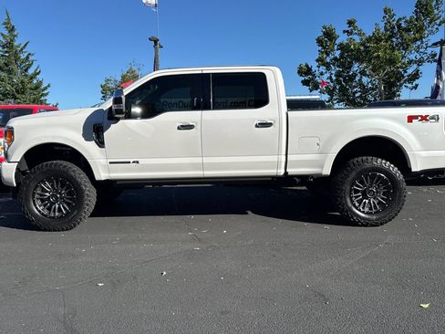 Certified 2017 Ford F250 Platinum w/ Platinum Ultimate Package AWD/4WD image 7