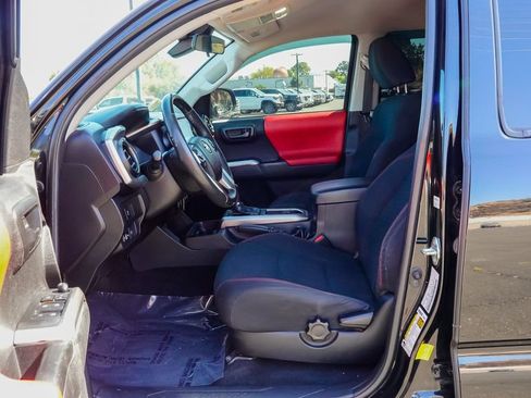 Used 2022 Toyota Tacoma SR5 RWD image 14