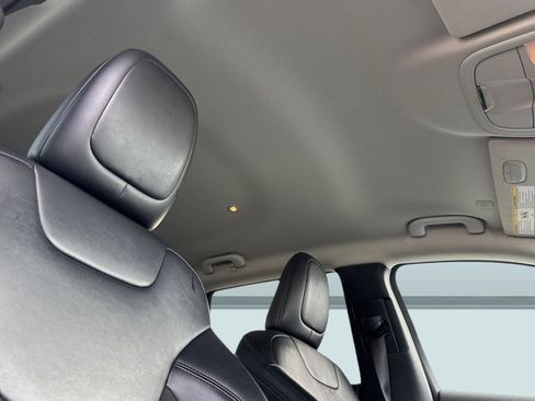 Used 2020 Jeep Cherokee Latitude Plus image 25