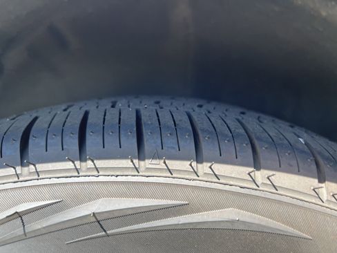 Used 2019 Mercedes-Benz E 300 4MATIC image 12
