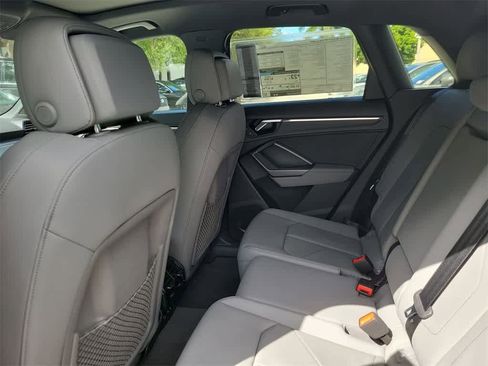 New 2025 Audi Q3 2.0T Premium image 12