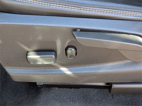 Used 2021 GMC Canyon Denali image 13