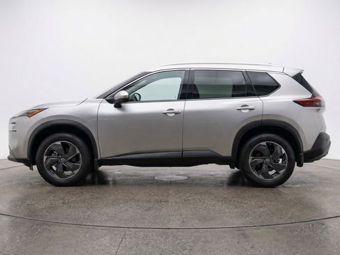 Used 2025 Nissan Rogue SV FWD image 5