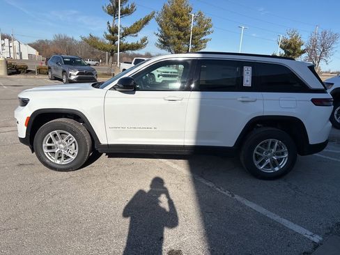 New 2026 Jeep Grand Cherokee Laredo X AWD/4WD image 18