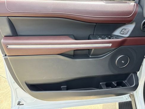 Used 2024 Ford Expedition Limited RWD image 16