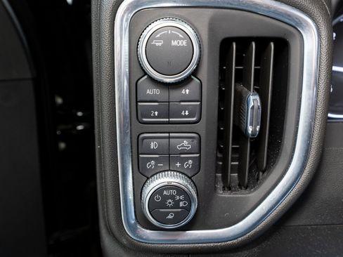 Used 2023 GMC Sierra 2500 AT4 image 32