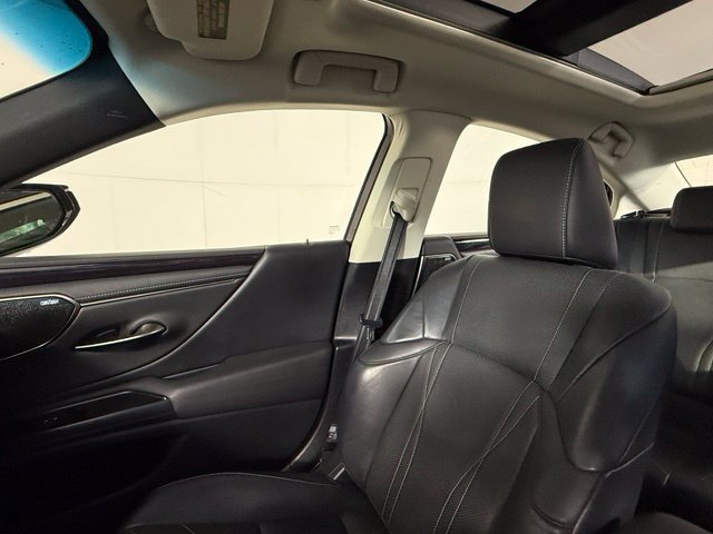 Used 2019 Lexus ES 350 w/ Accessory Package FWD image 17