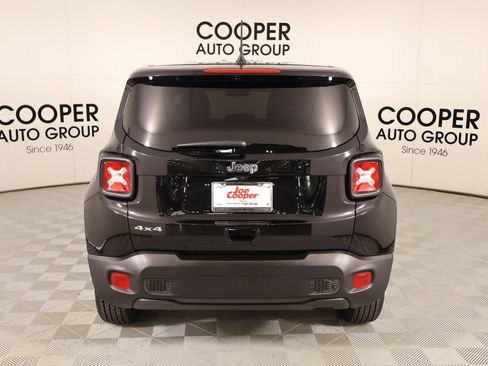 Used 2023 Jeep Renegade Latitude AWD/4WD image 21