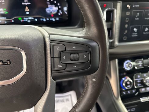 Used 2022 GMC Yukon Denali image 28