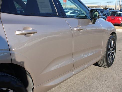 Used 2025 Volvo XC60 B5 Plus image 49