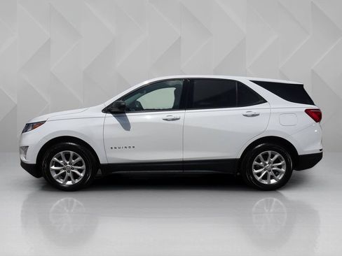 Used 2019 Chevrolet Equinox LS w/ LS Convenience Package FWD image 2