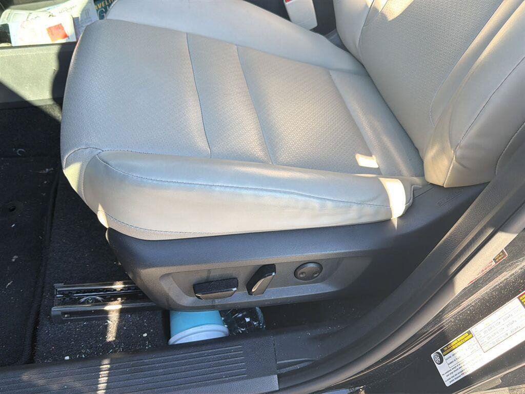 Used 2026 Nissan Rogue SV w/ SV Premium Package FWD image 14