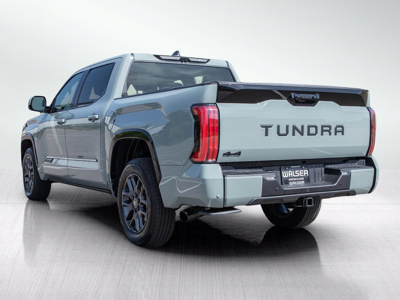 Used 2025 Toyota Tundra Platinum AWD/4WD image 5