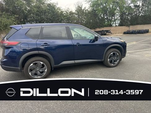 Used 2025 Nissan Rogue SV AWD/4WD image 13
