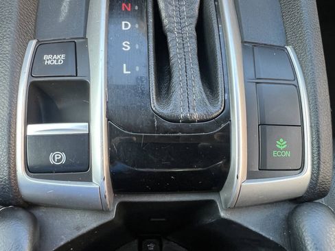 Used 2018 Honda Civic EX-L image 10