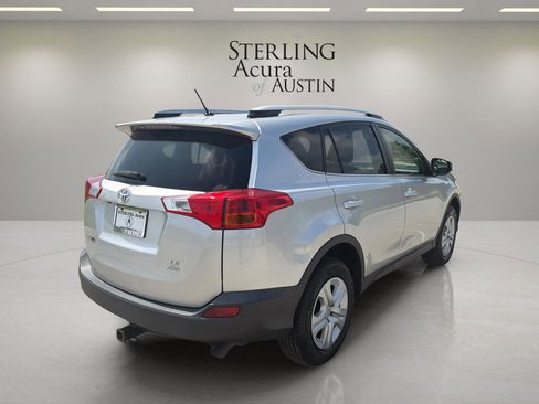 Used 2013 Toyota RAV4 LE AWD/4WD image 5
