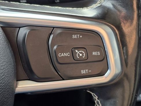 Used 2020 Jeep Wrangler Unlimited Sahara image 19