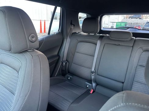 Used 2025 Chevrolet Equinox LT image 38