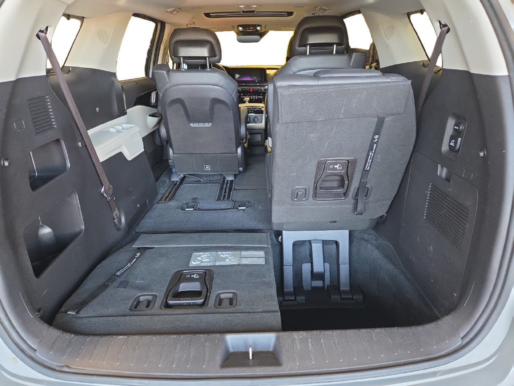 Used 2023 Kia Carnival SX Prestige FWD image 29