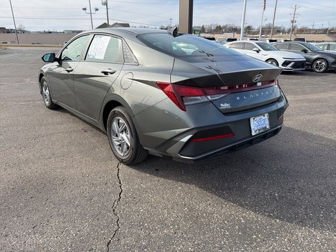 Used 2024 Hyundai Elantra SE image 5