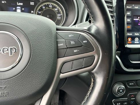 Used 2020 Jeep Cherokee Limited image 31